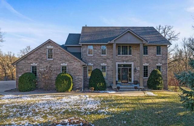 Luxurious Nature Retreat Sleeps 16+ Hot Tub