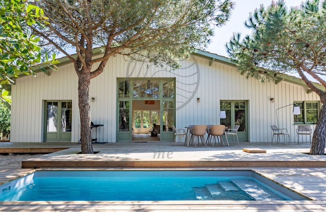 Luxurious new villa with swimming pool