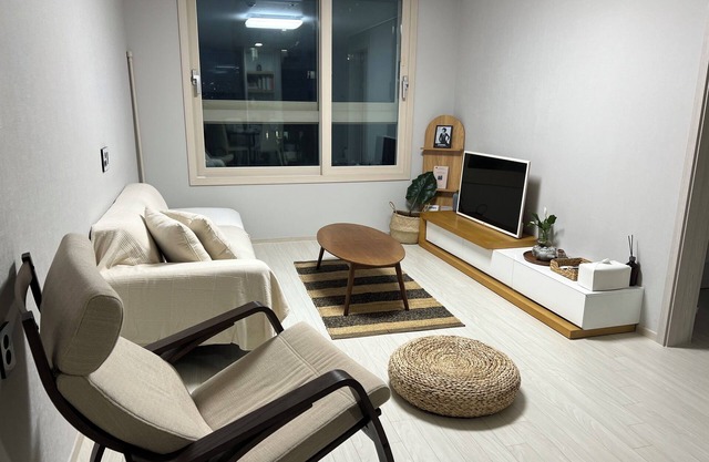 Luxurious, newly built 2-bedroom apartment next to beautiful Taehwa river