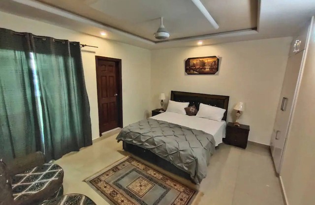 Luxurious & Peaceful 2 bedroom Apt, Wifi + 55" LED