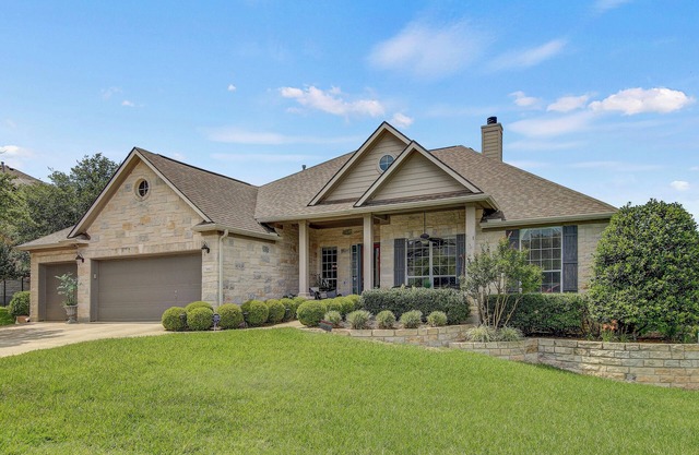Luxurious Pet Friendly home with 2 Gig Internet with a 2023 BMW X3 auto option.