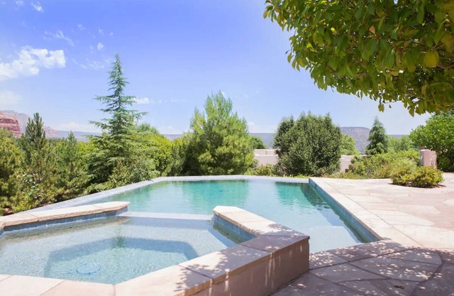 Luxurious private 4 bedroom home with spectacular views, pool and hot tub