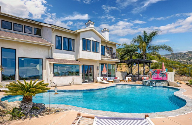 Luxurious Retreat with Unbelievable Views, Pool, and Hot Tub