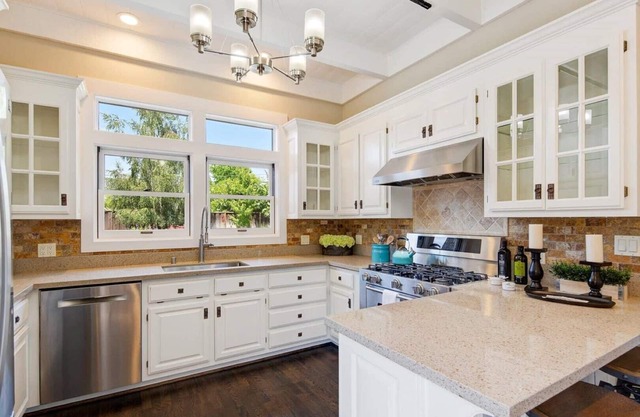 ⭐Luxurious Stunning Resort Like House in Silicon Valley 1GBPS 4 beds/2 baths⭐