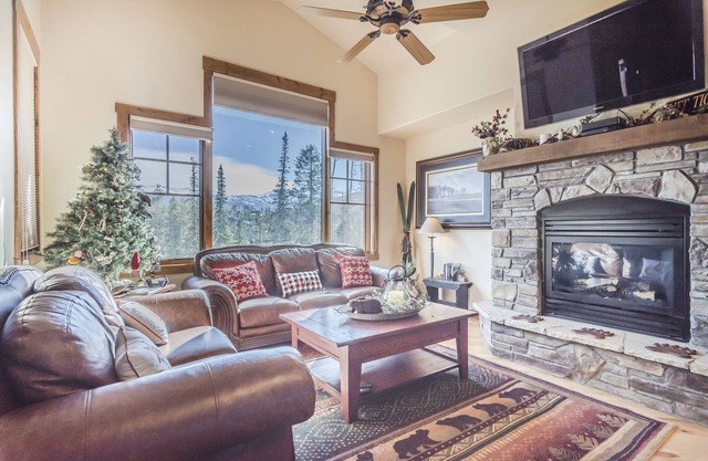 Luxurious Townhouse with Unrivaled Views Overlooking Winter Park Resort