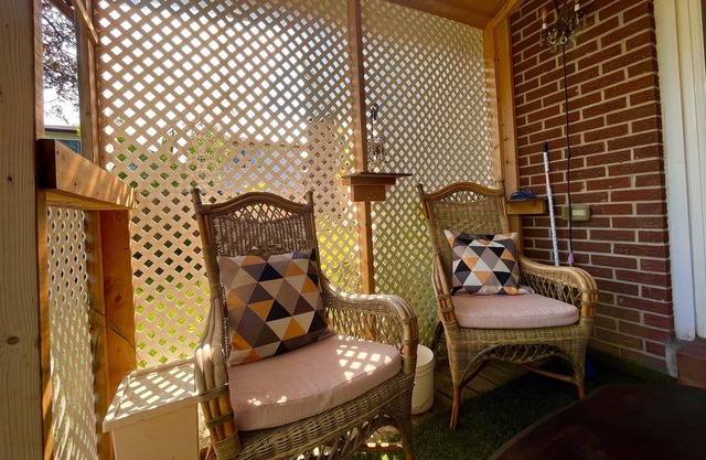 Luxury 1-bedroom 1-parking downtown Pickering