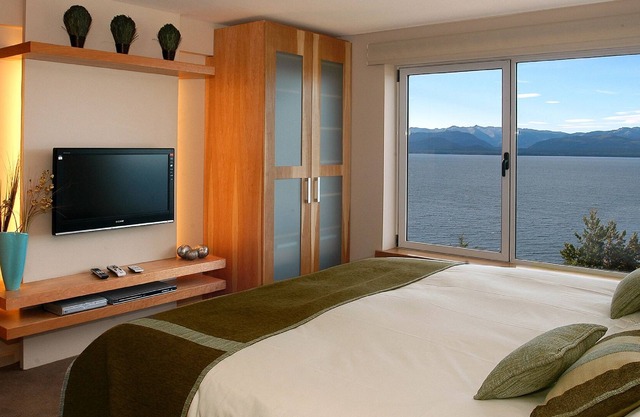 Luxury 2-Bedr Apt Amazing Views AT1