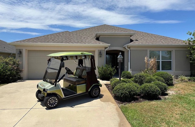 Luxury 2 bed/2 bath designer home near Brownwood 2 person gas cart