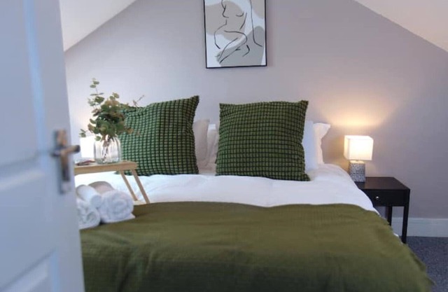 Luxury 2 Bed, 2 Bath Apartment in City Centre