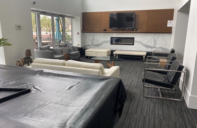 Luxury 2 bedroom, 2 bath condo in the beautiful west end of downtown Calgary.