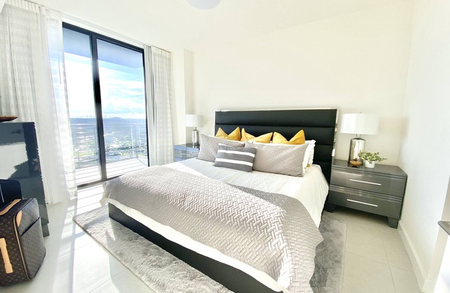 Luxury 2 bedrooms apartment at Doral