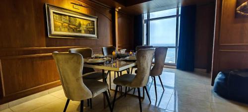 Luxury 2BR Apartment, Sea View