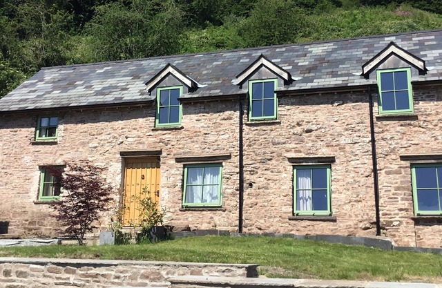 Luxury 3-bed Eco-farmhouse retreat in the heart of the Black Mountains