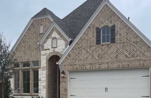 Luxury 3-bedroom home with lake trails &fitness &open space in tranquil Manvel.