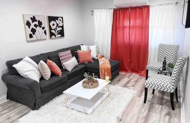 Luxury 3 bedroom. *No cleaning fee*