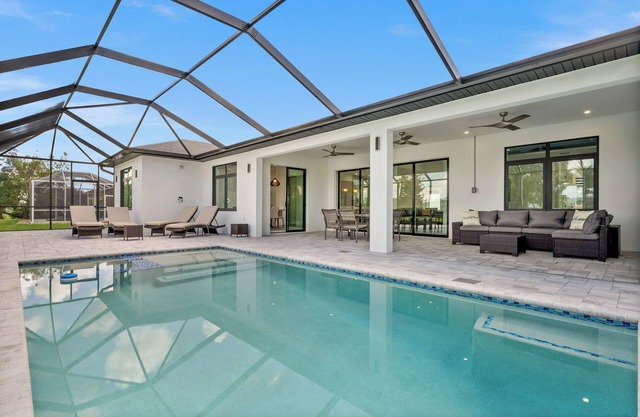 Luxury 3-bedroom Villa with Pool