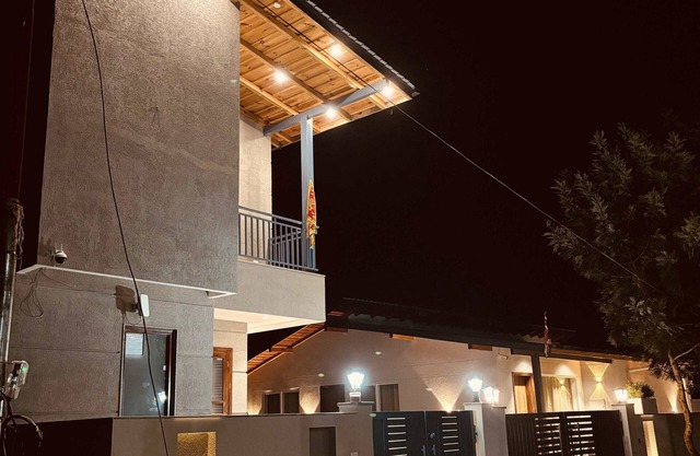 Luxury 3-bedroom villa with private balcony, washroom in Bhimtal