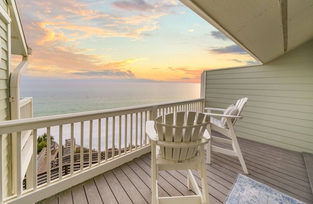 Luxury 30A Gulf-Front | Chairs & 2 Bikes