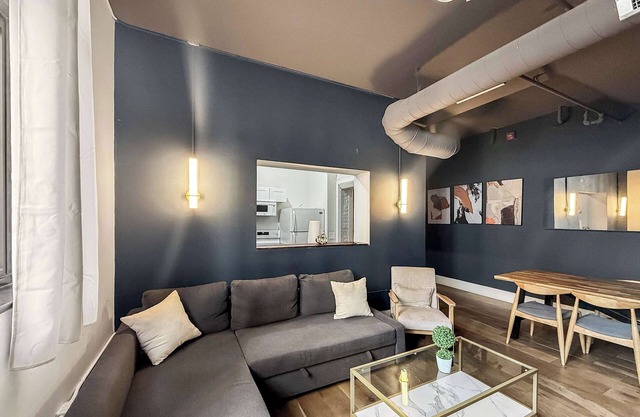 Luxury 3BD | Old CIty | 6 Beds | Betsey Ross House