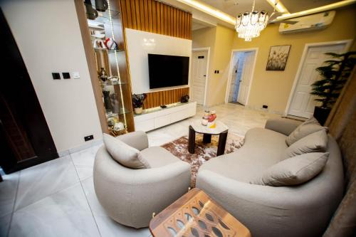 Luxury 3BR Villa with smart Lock , Fast Wifi, Sure Parking in Oyarifa, Accra