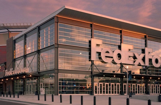 Luxury 4 bedroom KING ABODE centrally located & FREE parkingn