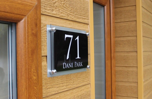 LUXURY 4 BEDROOM LODGE