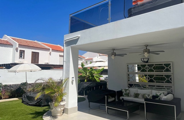 Luxury 4 bedroom villa with jacuzzi