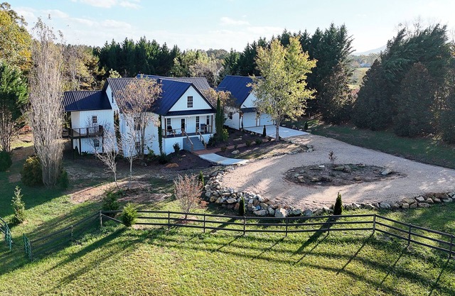 Luxury 7BR Equestrian Estate Farmhouse Near Tryon Equestrian Center/Lake Lure