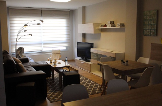 Luxury apartment in Avda Rosalía de Castro (Centro) Wifi
