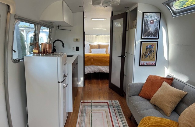Luxury Airstream Glamping Parisian Unit 5 of 6, On-Site Hiking, Sauna