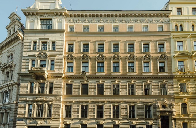 luxury apartment at the Vienna Votiv Church with an idyllic garden viewn