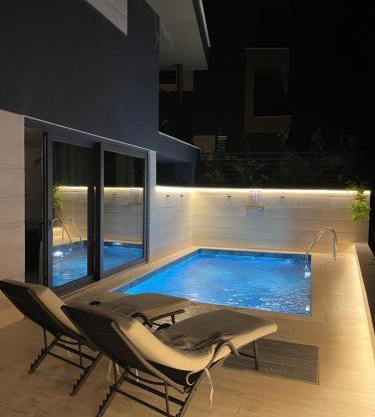 Luxury Apartment Blue Sapphire with outdoor pool