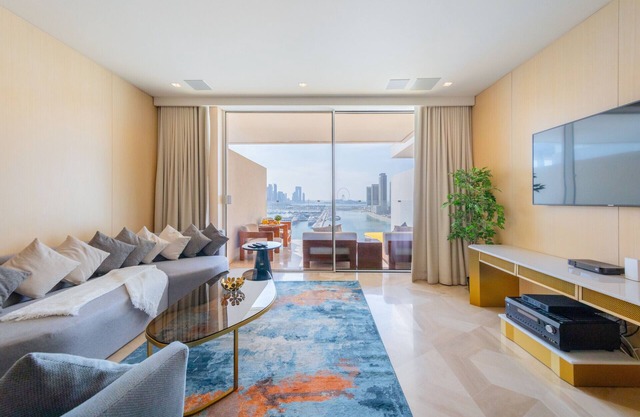 Luxury Apt & Private Beach - FIVE Palm Jumeirah