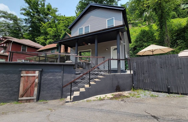 Luxury ATV lodging with beautiful view, sleeps 11.