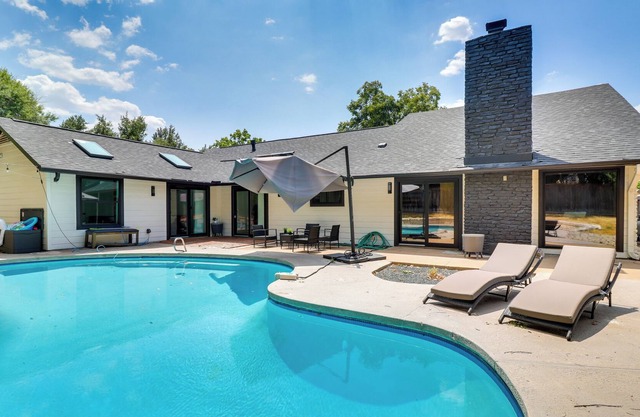 Luxury Austin Home w/ Game Room & Fire Pit!