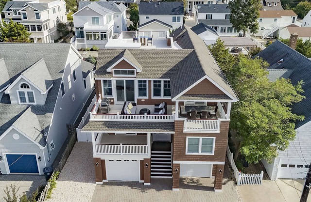 LUXURY BEACHHOUSE/LARGE HEATED POOL/3000 sqft