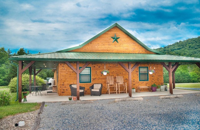 Luxury cabin with mountain views