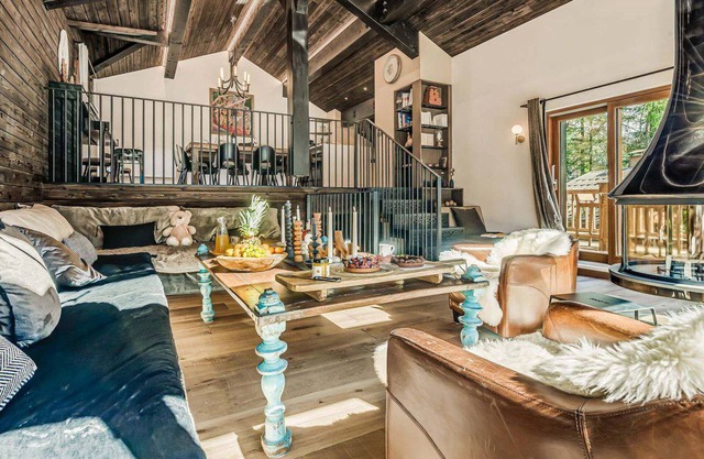 Luxury Chalet with 6 Suites, Pool, Jacuzzi, and Sauna - Tignes