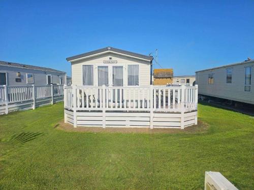 Luxury Chichester caravan Seaside Retreat