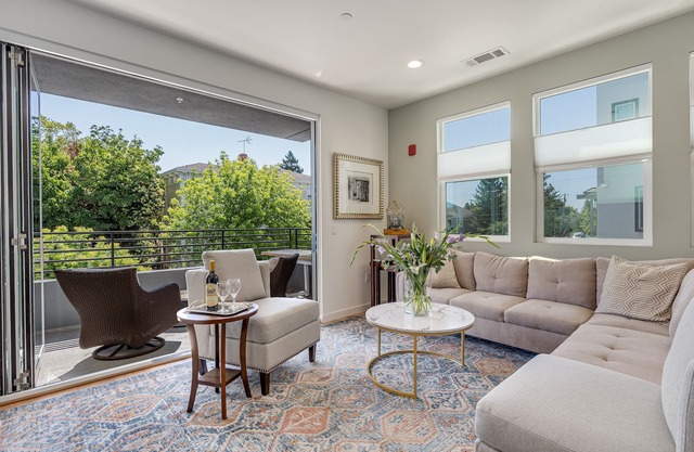 Luxury Condo in Napa Downtown