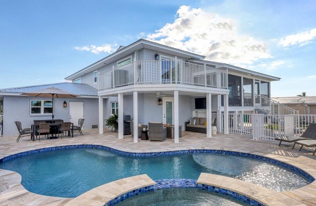 Luxury Contemporary Style House on Charlotte Harbor Area, Charlotte County House 5834