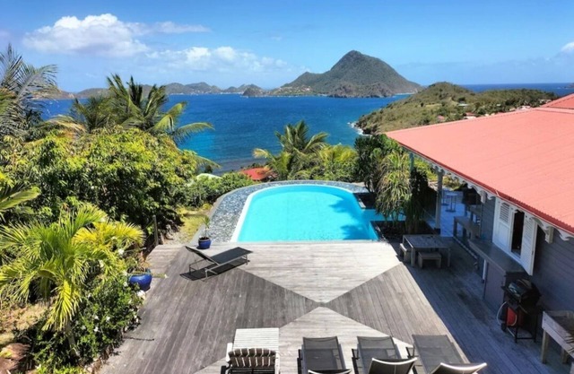 Luxury Creole house, panoramic view of the Baie des Saintes