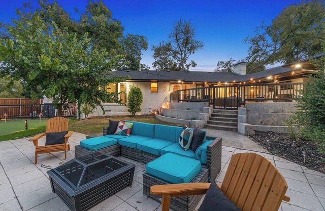 Luxury Dallas Villa Guest Suite Pack n Play!