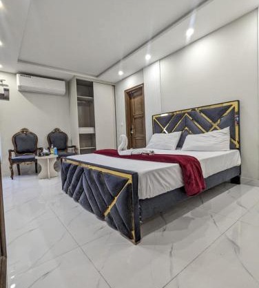Luxury Designer Studio Apartment Mehar Suites Bahria Self Checkin