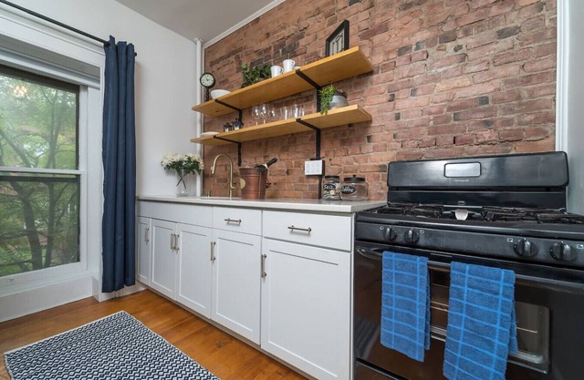 Luxury downtown penthouse, by Franklin Plaza.