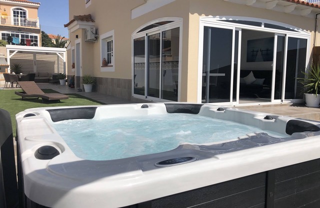 Luxury modern 3 bed villa sleeps upto 5