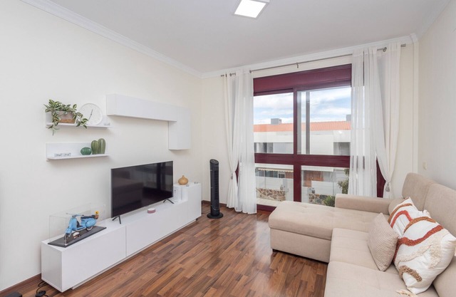 Luxury Workfriendly Home - Far Ocean Views