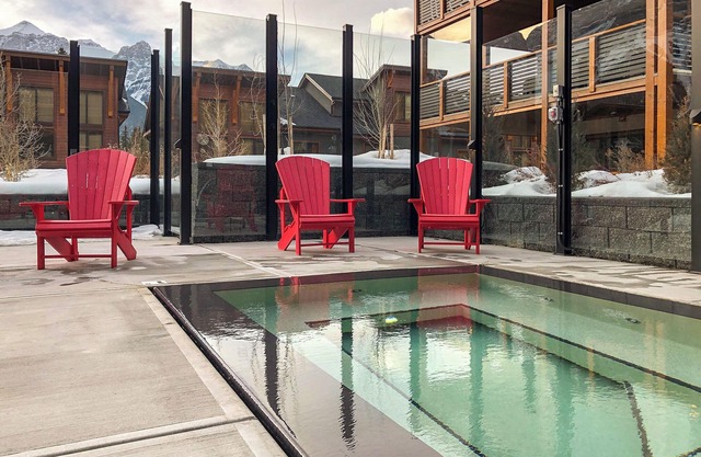 Luxury Escape in Canmore!