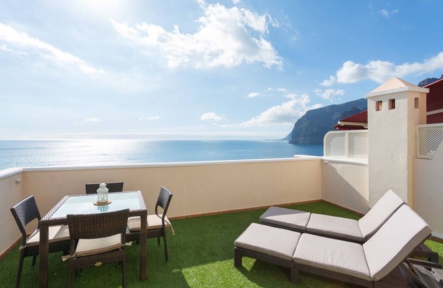 LUXURY EXCLUSIVE PENTHOUSE WITH PANORAMIC VIEWS