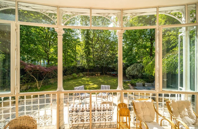 Luxury flat with large private garden & patio recently refurbished